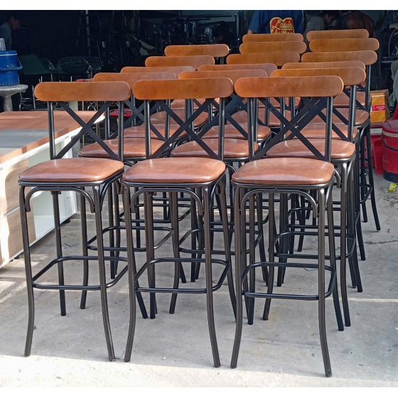 ghế bar khung sắt mặt gỗ
