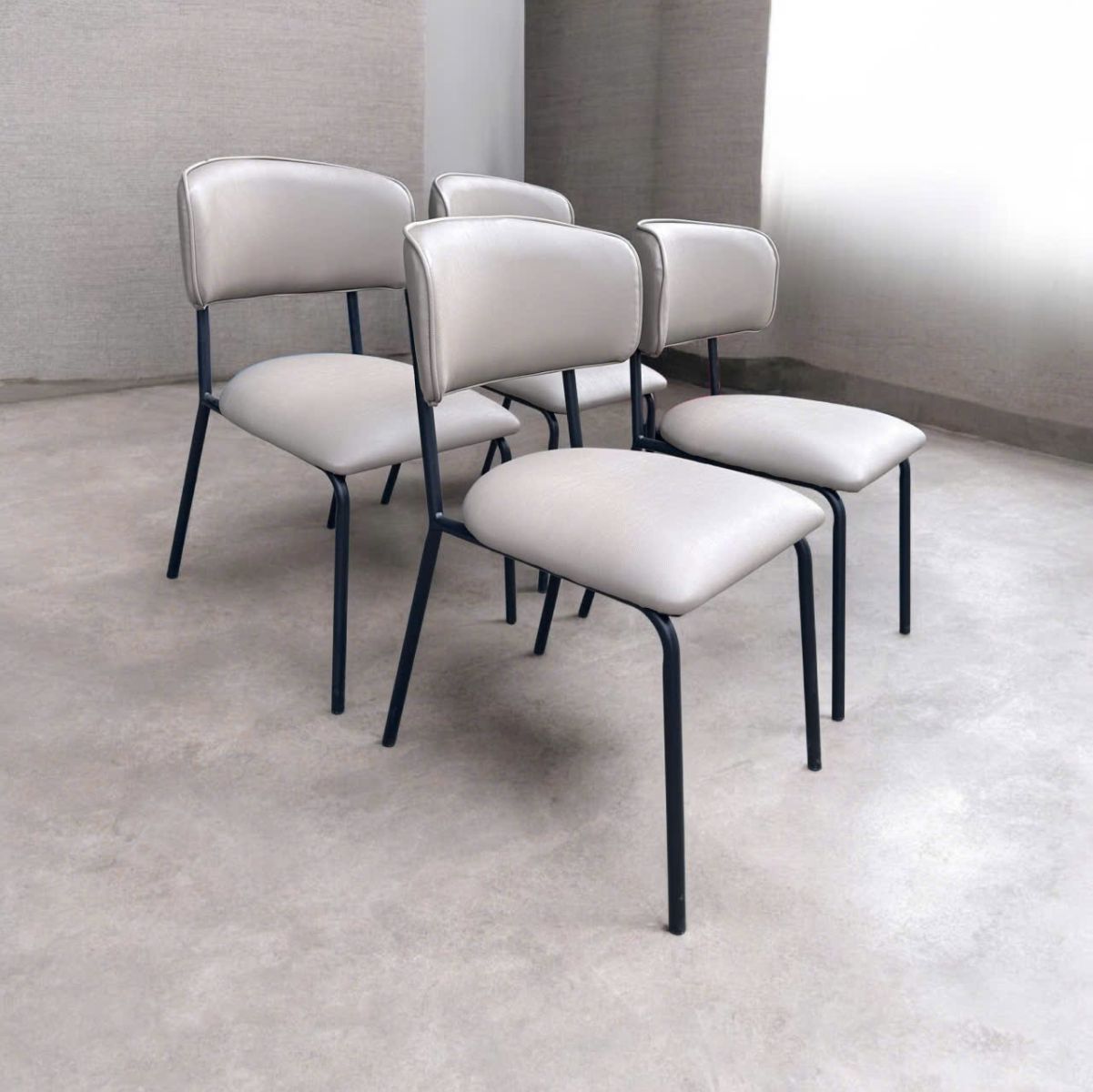 Ghế cà phê khung sắt bọc nệm