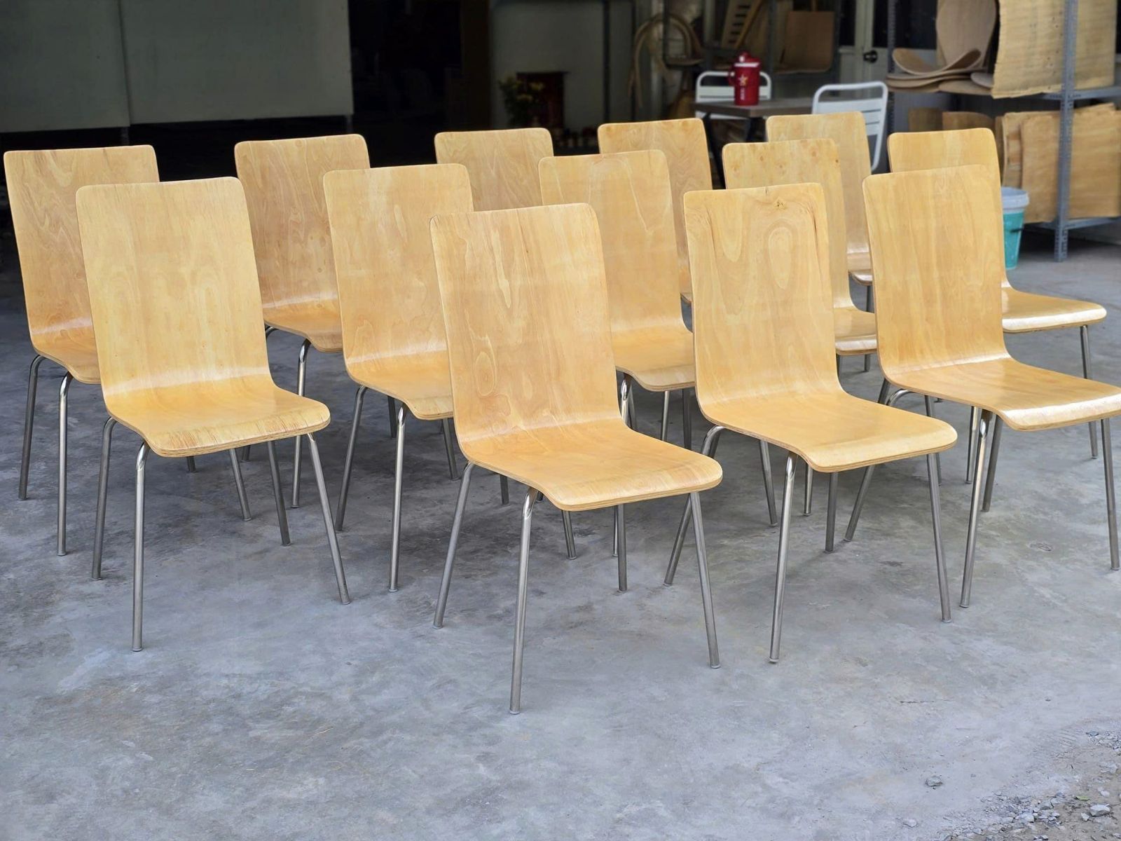 GHẾ GỖ UỐN CONG
