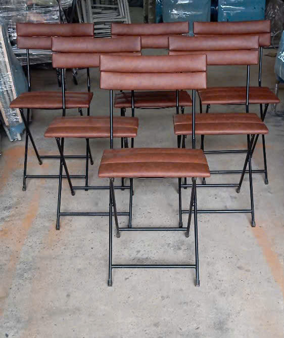ghế sắt xếp cho quán cà phê