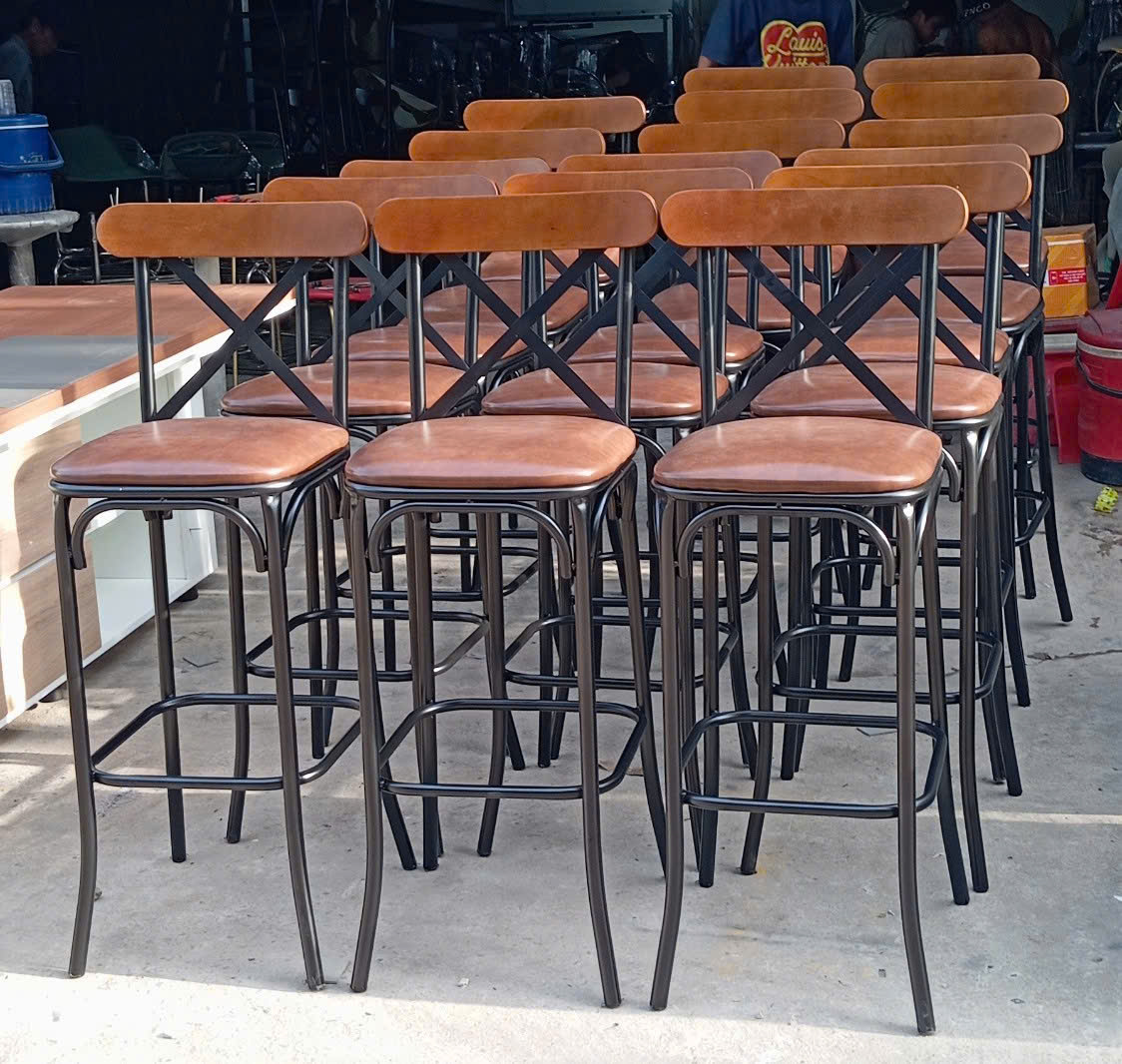 ghế bar khung sắt mặt gỗ