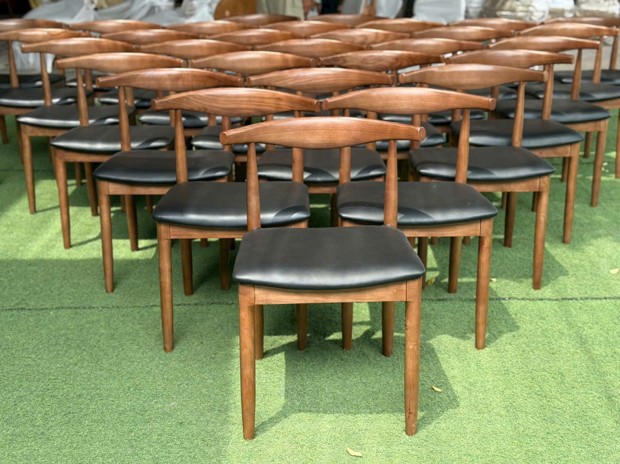ghế cafe Bull khung gỗ