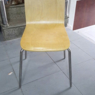 Ghế gỗ uốn cong giá rẻ
